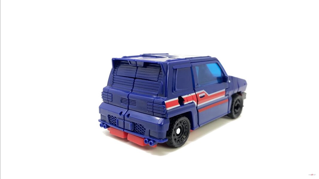 Transformers Legacy Autobot Skids In Hand Image  (40 of 56)